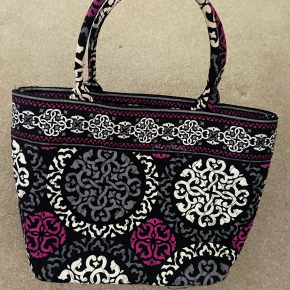 Vera Bradley- Canterberry Magenta  Patterned Tote Bag - Picture 8 of 8